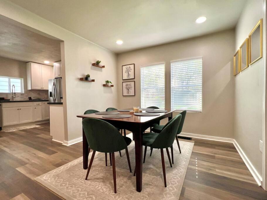 Apartment Modern Style Near Dt Indy & Major Attractions *