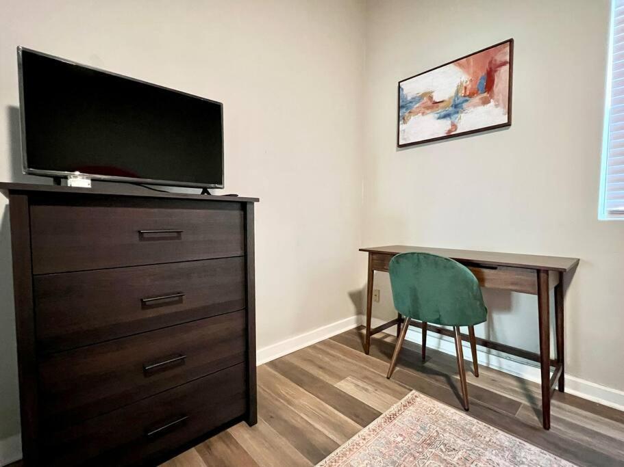 Apartment Modern Style Near Dt Indy & Major Attractions *